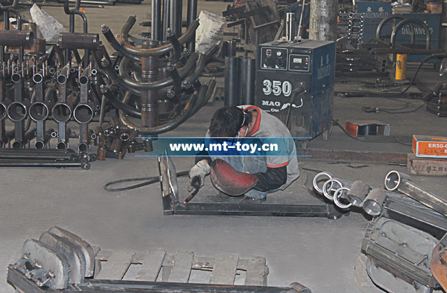 爱飞儿童游乐设备工厂一角图片24